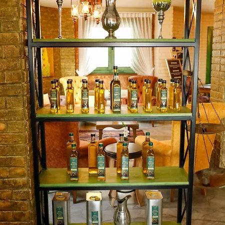 Kazdagi Atila Bey Konagi Ayvacik (Canakkale)